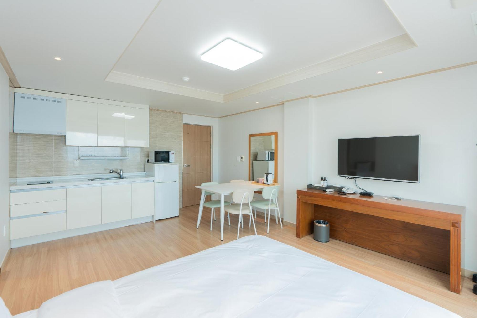 Ocean Palade Hotel Jeju Esterno foto