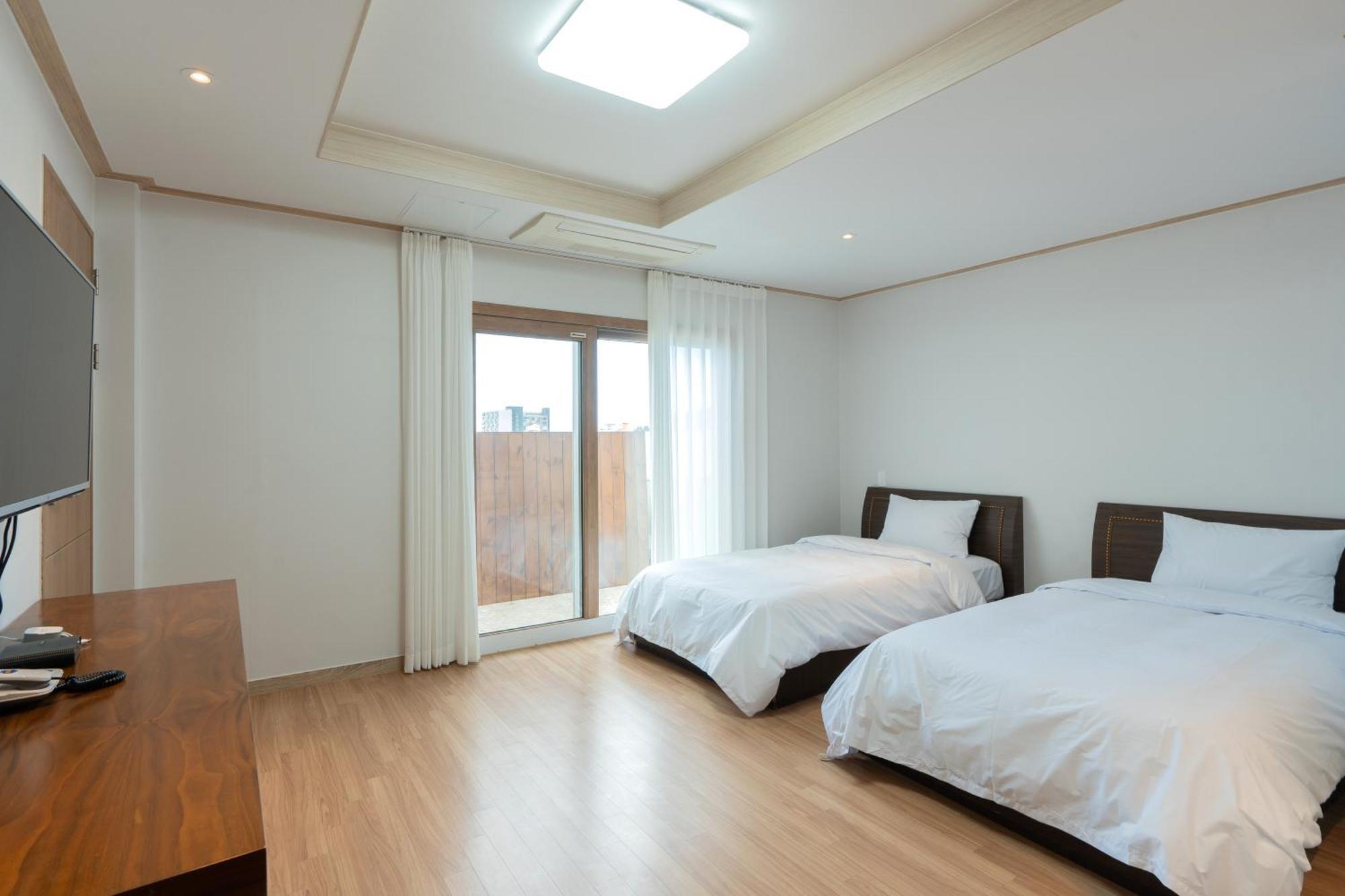Ocean Palade Hotel Jeju Esterno foto